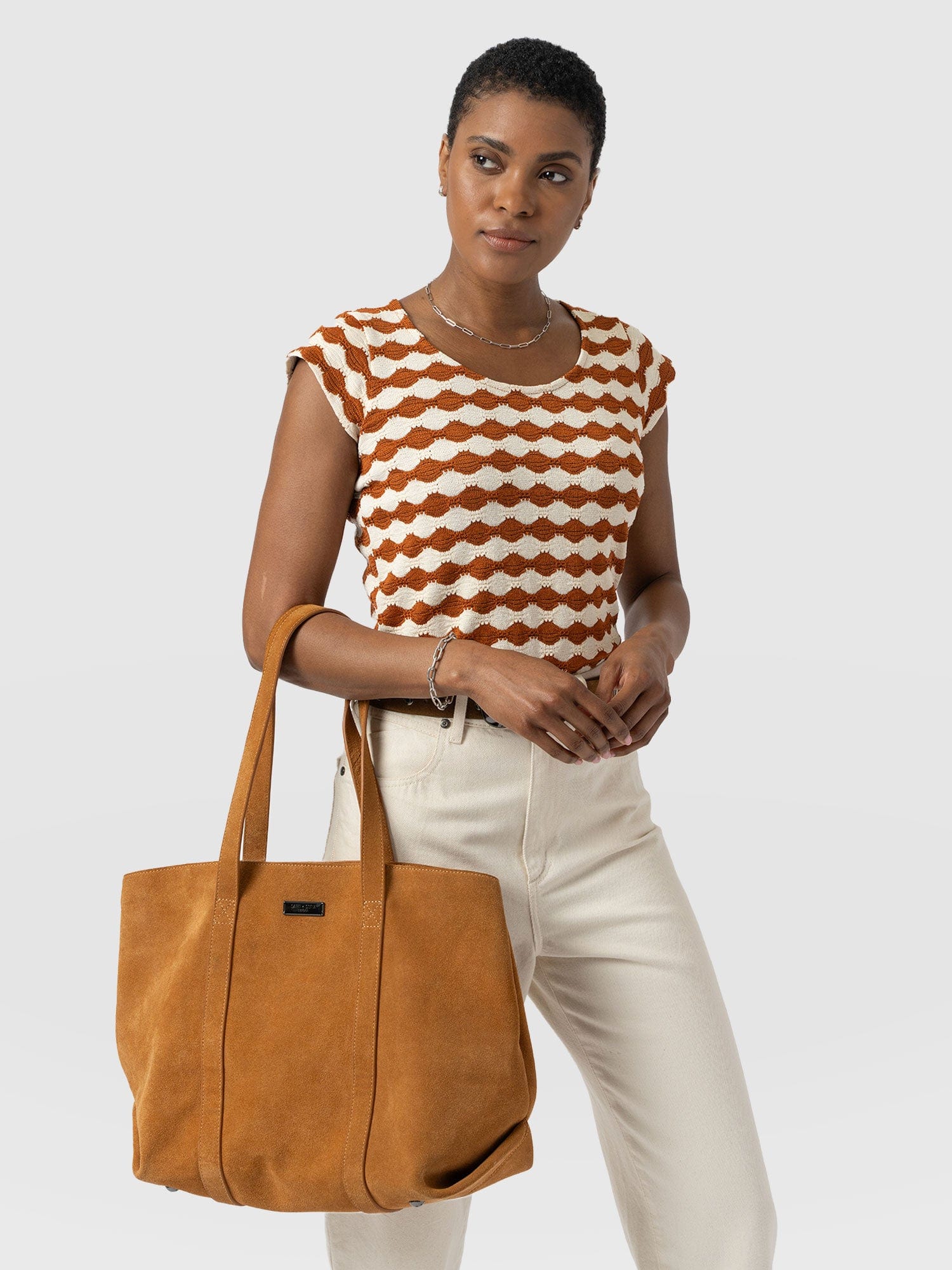 Elise Scoop Neck Tee - Brown/Cream - Women's T-Shirts | Saint + Sofia® USA